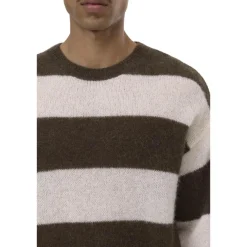 Gestreifter Pullover