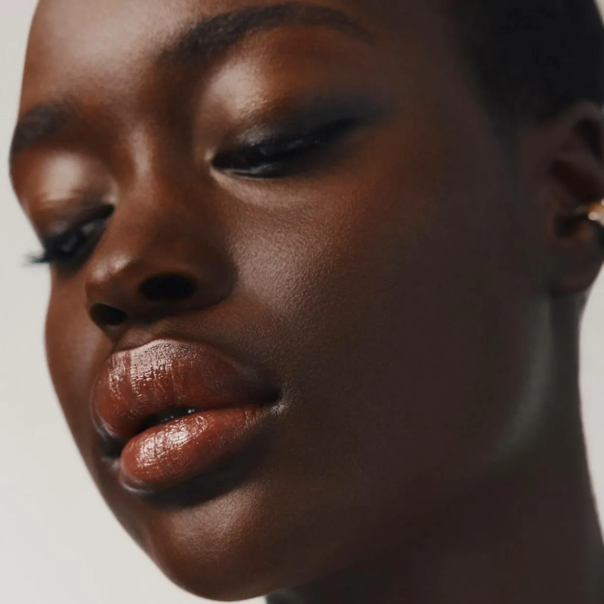 Glänzender Lippenstift Silky, Brun d’Ambre