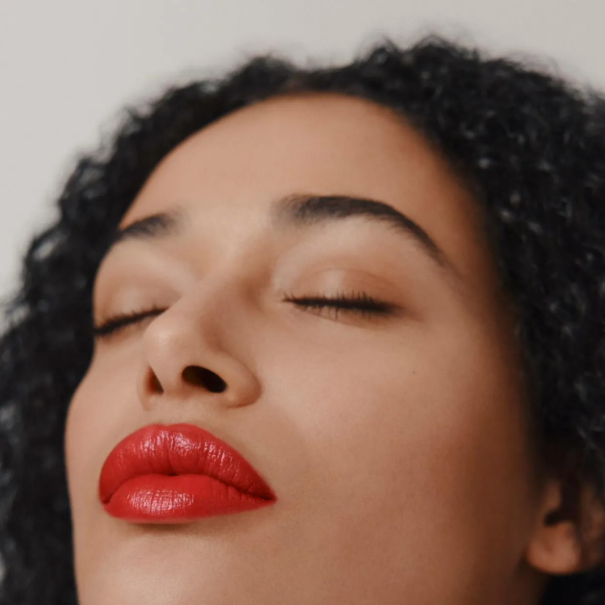 Glänzender Lippenstift Silky, Rouge Amazone