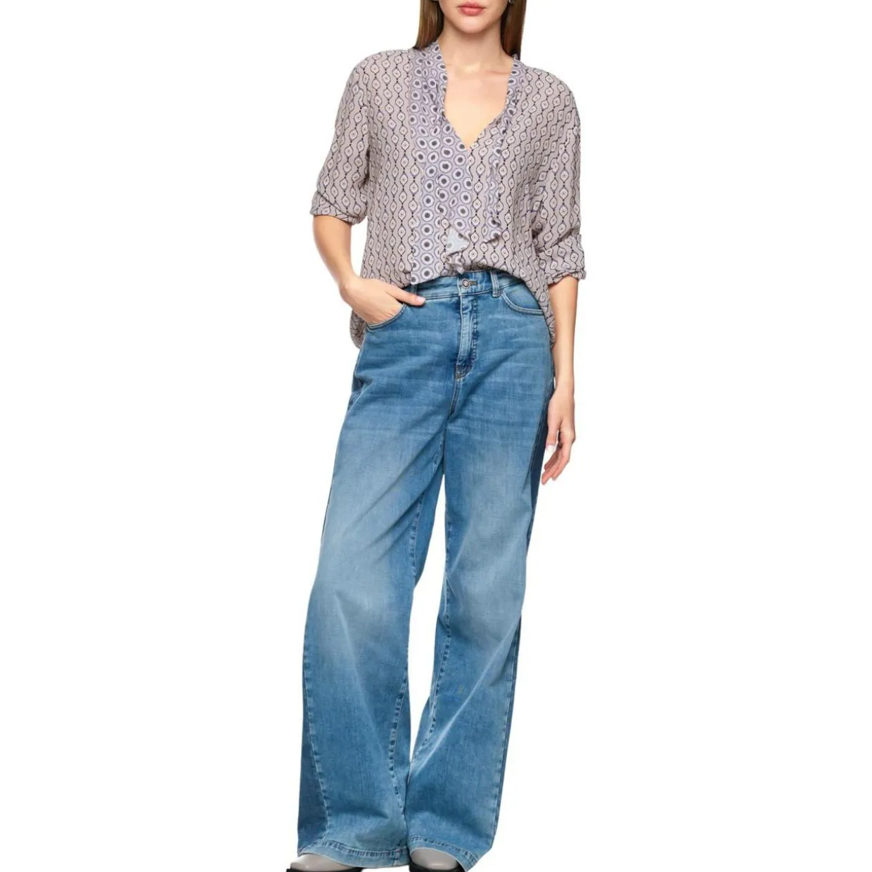 Luftige schluppen-bluse mit volant