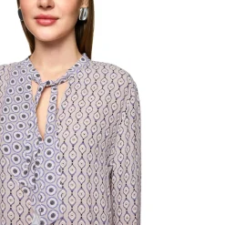 Luftige schluppen-bluse mit volant
