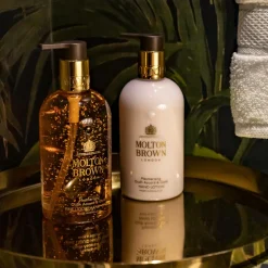 Mesmerising Oudh Accord & Gold Fine Liquid Hand Wash
