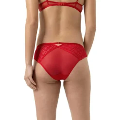 Mini-Slip Captivating