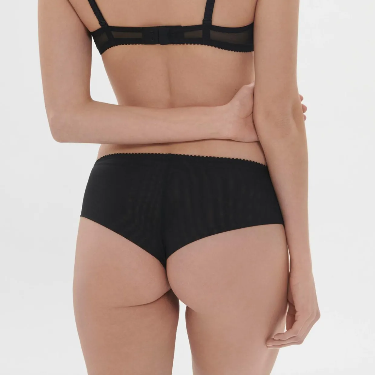 Shorty Intrigue
