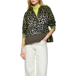 Trekking pullover mit 3d-effekt-strick