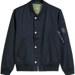 Woven outdoor jackets